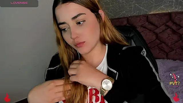 Snapshot of Lucia_star__ chatting on January 2025 07:29:02 PM Lucia star online show from January 2025 07:29:02 PM