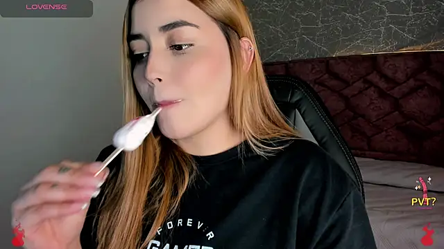 Snapshot of Lucia_star__ chatting on January 2025 07:06:02 PM Lucia star online show from January 2025 07:06:02 PM