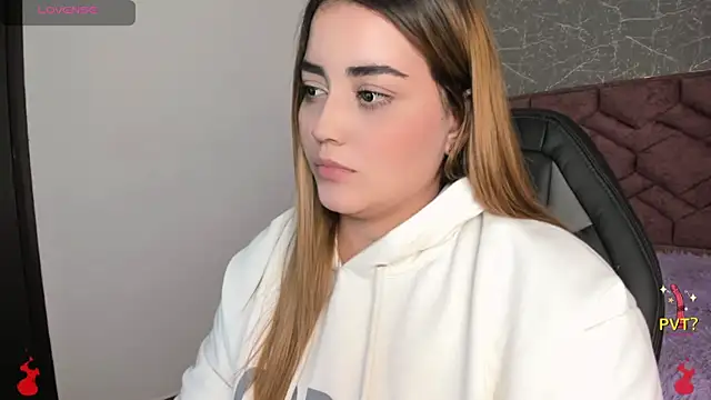 Snapshot of Lucia_star__ chatting on January 2025 10:55:01 PM Lucia star online show from January 2025 10:55:01 PM