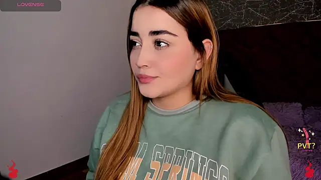 Snapshot of Lucia_star__ chatting on January 2025 07:12:01 PM Lucia star online show from January 2025 07:12:01 PM