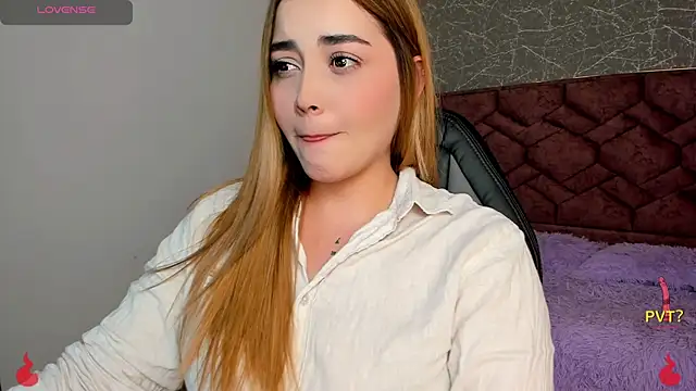 Snapshot of Lucia_star__ chatting on January 2025 07:14:02 PM Lucia star online show from January 2025 07:14:02 PM