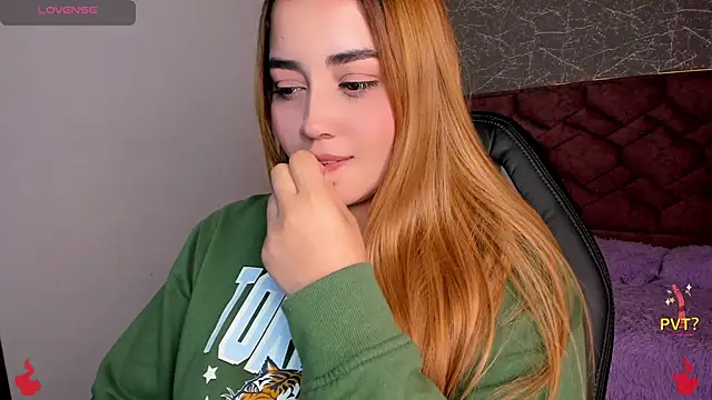 Snapshot of Lucia_star__ chatting on January 2025 10:54:02 PM Lucia star online show from January 2025 10:54:02 PM