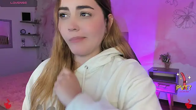 Snapshot of Lucia_star__ chatting on February 2025 06:08:02 AM Lucia star online show from February 2025 06:08:02 AM