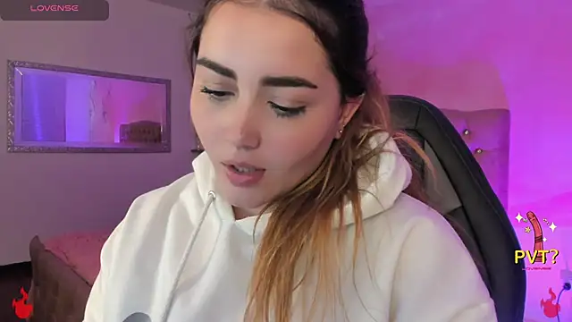 Snapshot of Lucia_star__ chatting on February 2025 09:31:02 AM Lucia star online show from February 2025 09:31:02 AM