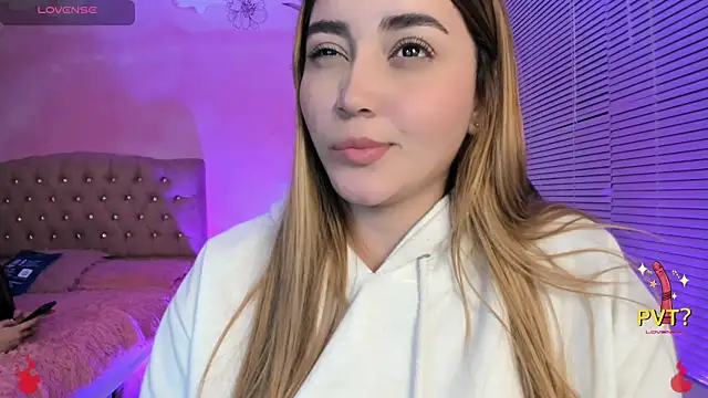 Snapshot of Lucia_star__ chatting on February 2025 02:38:01 AM Lucia star online show from February 2025 02:38:01 AM