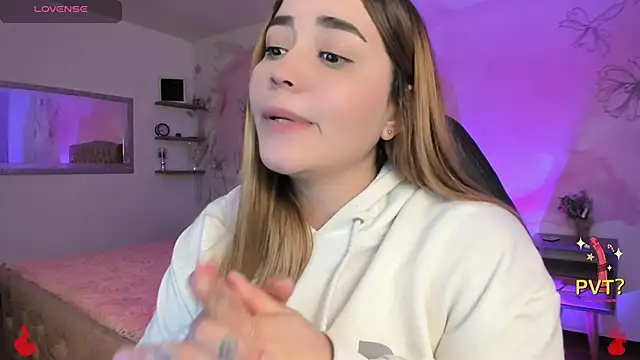 Snapshot of Lucia_star__ chatting on February 2025 05:42:02 AM Lucia star online show from February 2025 05:42:02 AM