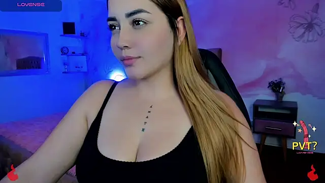 Snapshot of Lucia_star__ chatting on March 2025 03:22:01 AM Lucia star online show from March 2025 03:22:01 AM