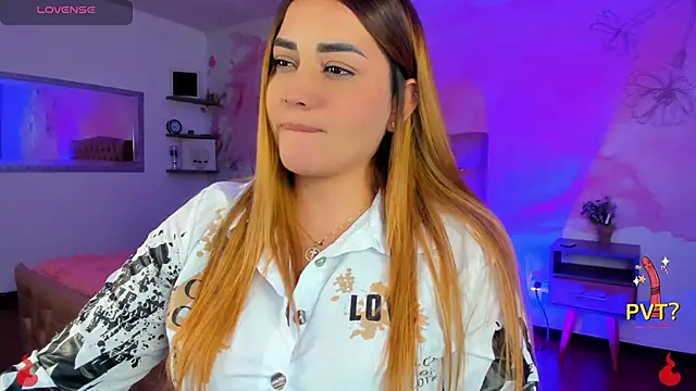 Snapshot of Lucia_star__ chatting on March 2025 03:40:01 AM Lucia star online show from March 2025 03:40:01 AM