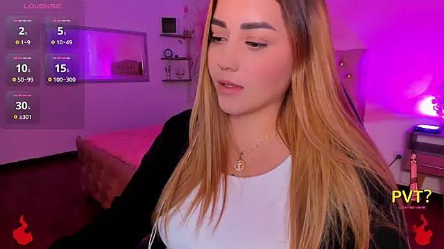 Snapshot of Lucia_star__ chatting on March 2025 02:54:01 AM Lucia star online show from March 2025 02:54:01 AM