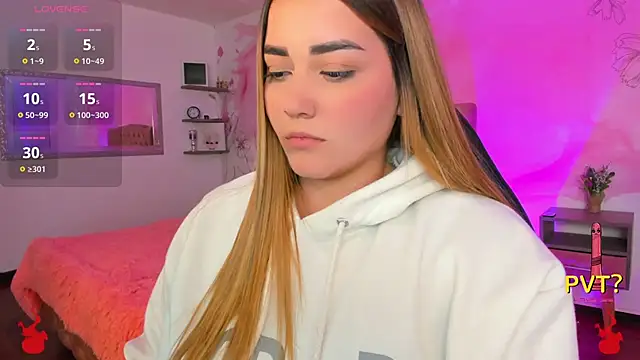 Snapshot of Lucia_star__ chatting on March 2025 03:09:02 AM Lucia star online show from March 2025 03:09:02 AM