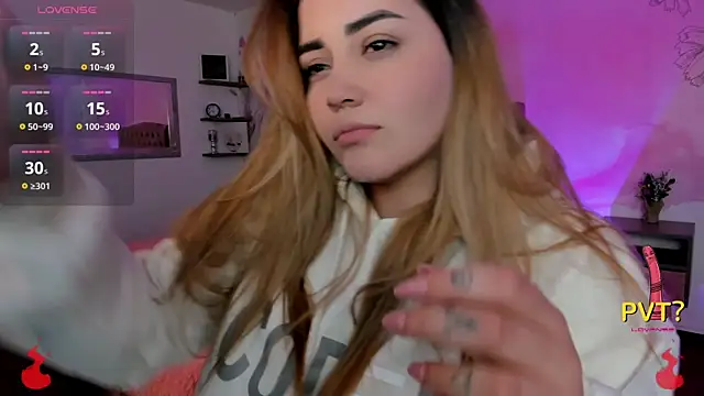 Snapshot of Lucia_star__ chatting on March 2025 06:14:02 AM Lucia star online show from March 2025 06:14:02 AM