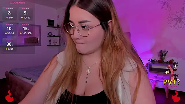 Snapshot of Lucia_star__ chatting on March 2025 02:39:02 AM Lucia star online show from March 2025 02:39:02 AM