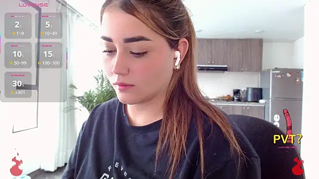 Snapshot of Lucia_star__ chatting on November 2025 05:22:01 PM Lucia star online show from November 2025 05:22:01 PM