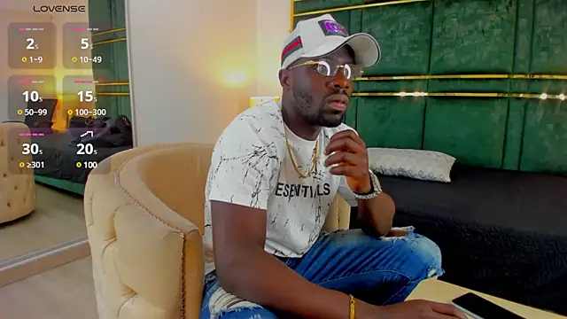 Snapshot of Latrellx7 chatting on February 2025 10:47:02 AM Latrellx7 online show from February 2025 10:47:02 AM