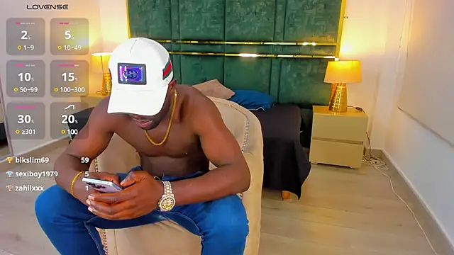 Snapshot of Latrellx7 chatting on February 2025 02:05:01 PM Latrellx7 online show from February 2025 02:05:01 PM