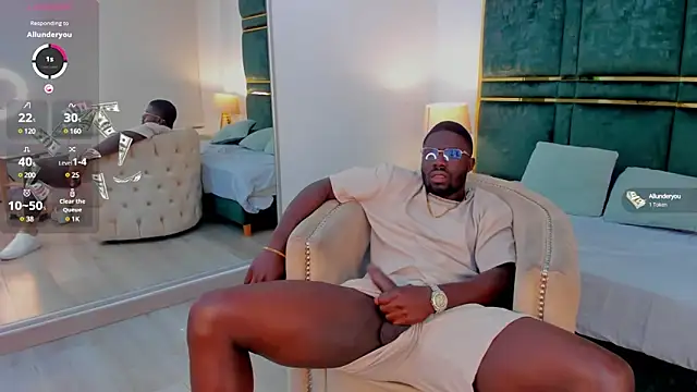 Snapshot of Latrellx7 chatting on February 2025 10:44:02 AM Latrellx7 online show from February 2025 10:44:02 AM