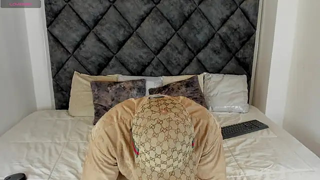 Snapshot of Latrellx7 chatting on September 2025 03:08:02 AM Latrellx7 online show from September 2025 03:08:02 AM