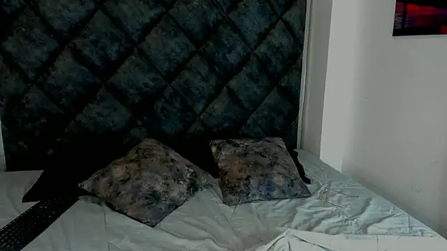 Snapshot of Latrellx7 chatting on September 2025 04:07:01 AM Latrellx7 online show from September 2025 04:07:01 AM