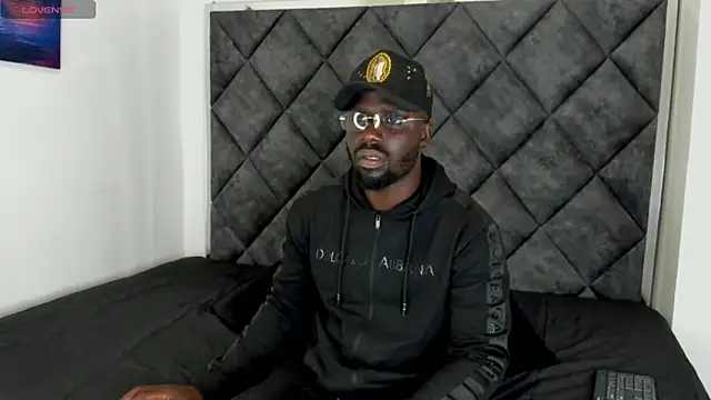 Snapshot of Latrellx7 chatting on October 2025 03:40:01 AM Latrellx7 online show from October 2025 03:40:01 AM