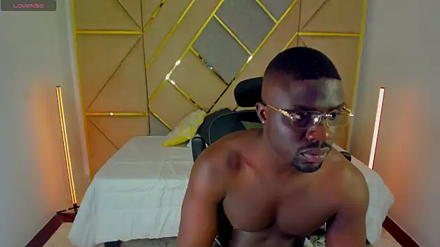 Snapshot of Latrellx7 chatting on December 2025 03:27:02 AM Latrellx7 online show from December 2025 03:27:02 AM