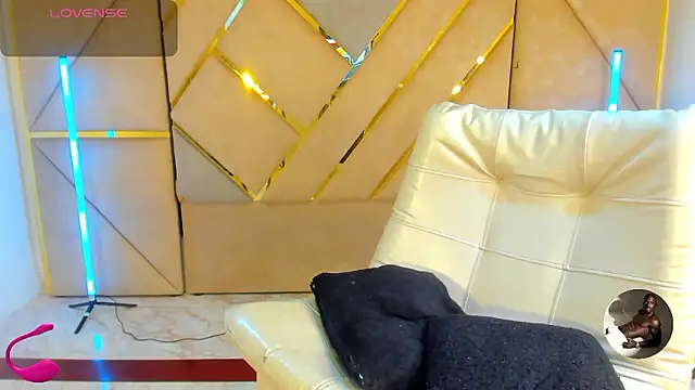 Snapshot of Latrellx7 chatting on January 2026 03:10:01 AM Latrellx7 online show from January 2026 03:10:01 AM