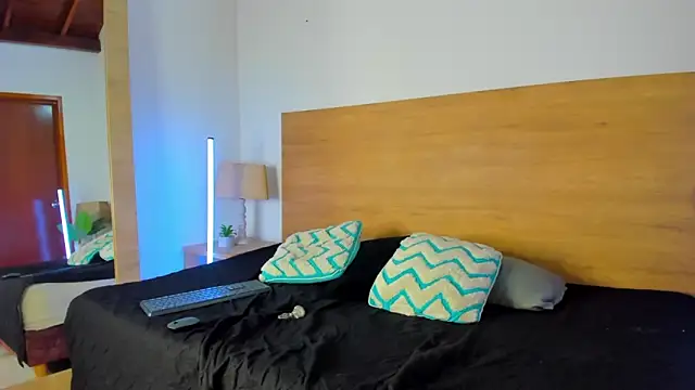 Latrellx7 online show from March 2026 11:57:02 PM