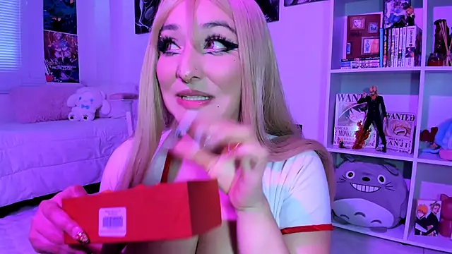 julyana  online show from March 2025 04:28:02 PM