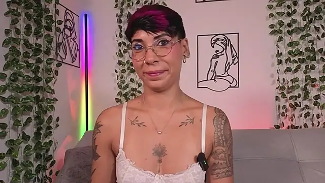 Snapshot of MiaMorgan_ chatting on June 2026 12:42:01 PM MiaMorgan online show from June 2026 12:42:01 PM