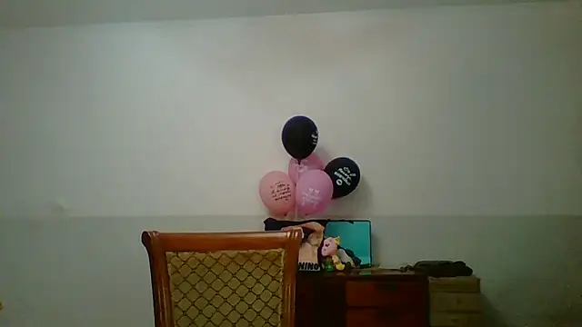 MiaStika online show from September 2025 03:57:01 PM