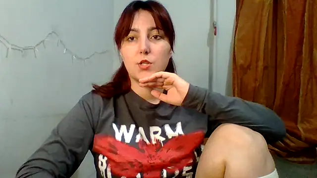 MiaStika online show from October 2025 04:49:01 PM