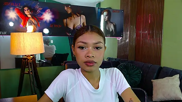 Perla prg online show from March 2025 12:12:01 PM