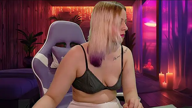 Snapshot of Dolce--Mia---Bianchi__07 chatting on January 2025 11:34:02 PM Dolce--Mia---Bianchi  07 online show from January 2025 11:34:02 PM