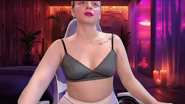 Snapshot of Dolce--Mia---Bianchi__07 chatting on January 2025 02:35:02 AM Dolce--Mia---Bianchi  07 online show from January 2025 02:35:02 AM