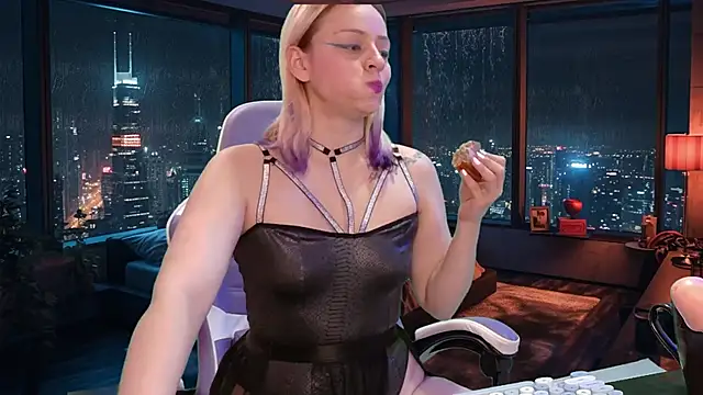 Snapshot of Dolce--Mia---Bianchi__07 chatting on January 2025 05:18:01 PM Dolce--Mia---Bianchi  07 online show from January 2025 05:18:01 PM