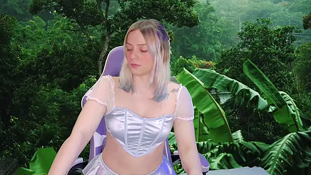 Snapshot of Dolce--Mia---Bianchi__07 chatting on January 2025 05:47:02 AM Dolce--Mia---Bianchi  07 online show from January 2025 05:47:02 AM