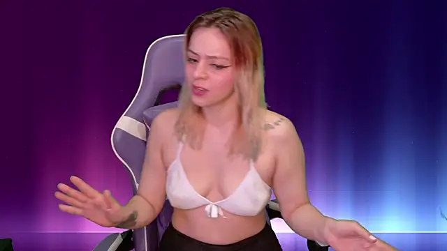 Snapshot of Dolce--Mia---Bianchi__07 chatting on March 2025 09:31:02 AM Dolce--Mia---Bianchi  07 online show from March 2025 09:31:02 AM