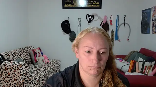 emperabigbootybigass online show from March 2026 12:33:01 PM