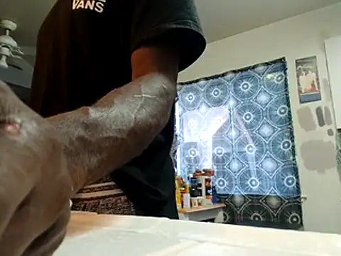 Snapshot of DevinToore chatting on October 2025 08:24:02 PM DevinToore online show from October 2025 08:24:02 PM