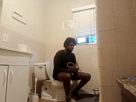 Snapshot of DevinToore chatting on November 2025 08:22:02 PM DevinToore online show from November 2025 08:22:02 PM