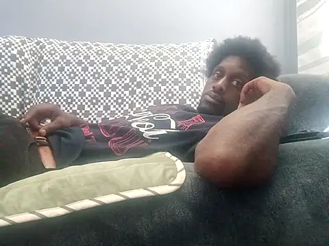 Snapshot of DevinToore chatting on November 2025 07:37:01 PM DevinToore online show from November 2025 07:37:01 PM