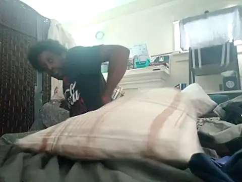 Snapshot of DevinToore chatting on November 2025 07:01:02 PM DevinToore online show from November 2025 07:01:02 PM