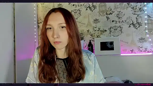 Snapshot of LisaIcon chatting on December 2024 02:22:02 PM LisaIcon online show from December 2024 02:22:02 PM