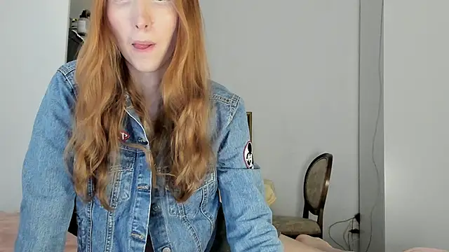 Snapshot of LisaIcon chatting on October 2025 01:51:02 PM LisaIcon online show from October 2025 01:51:02 PM