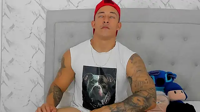 Snapshot of luigiferrara chatting on November 2025 10:52:01 PM luigiferrara online show from November 2025 10:52:01 PM