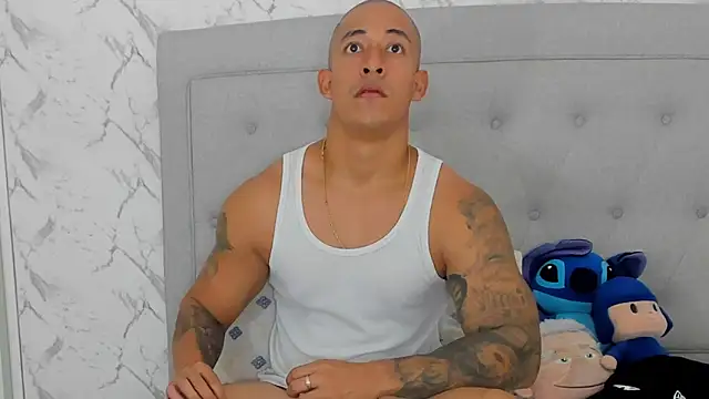 Snapshot of luigiferrara chatting on November 2025 10:04:01 PM luigiferrara online show from November 2025 10:04:01 PM