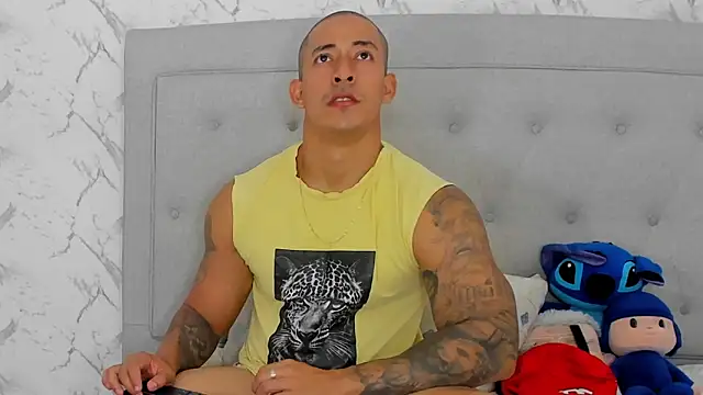 Snapshot of luigiferrara chatting on November 2025 09:59:01 PM luigiferrara online show from November 2025 09:59:01 PM