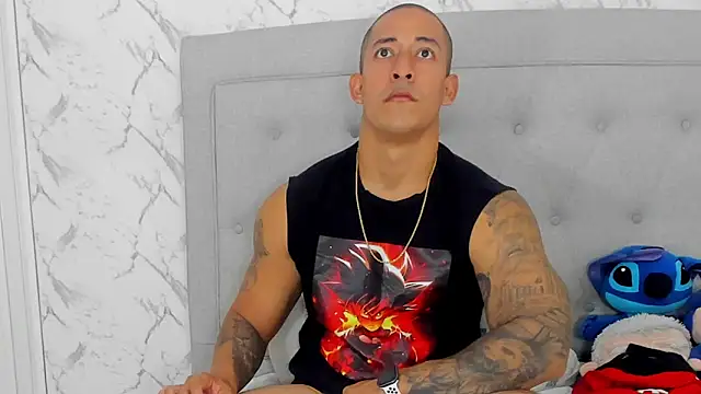 Snapshot of luigiferrara chatting on November 2025 09:24:02 PM luigiferrara online show from November 2025 09:24:02 PM