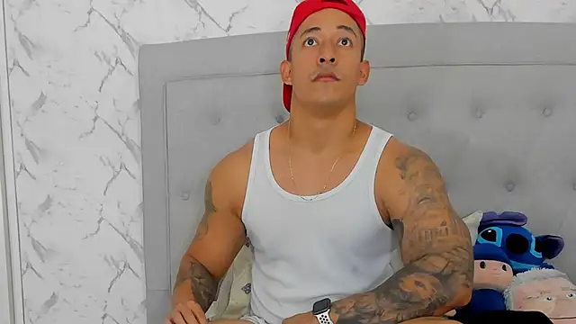 Snapshot of luigiferrara chatting on November 2025 05:46:02 PM luigiferrara online show from November 2025 05:46:02 PM