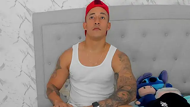 Snapshot of luigiferrara chatting on November 2025 10:01:01 PM luigiferrara online show from November 2025 10:01:01 PM