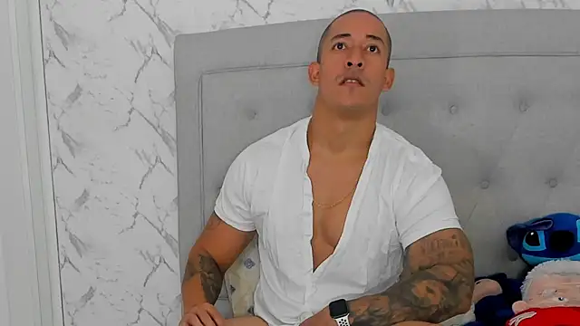 Snapshot of luigiferrara chatting on November 2025 08:44:01 PM luigiferrara online show from November 2025 08:44:01 PM